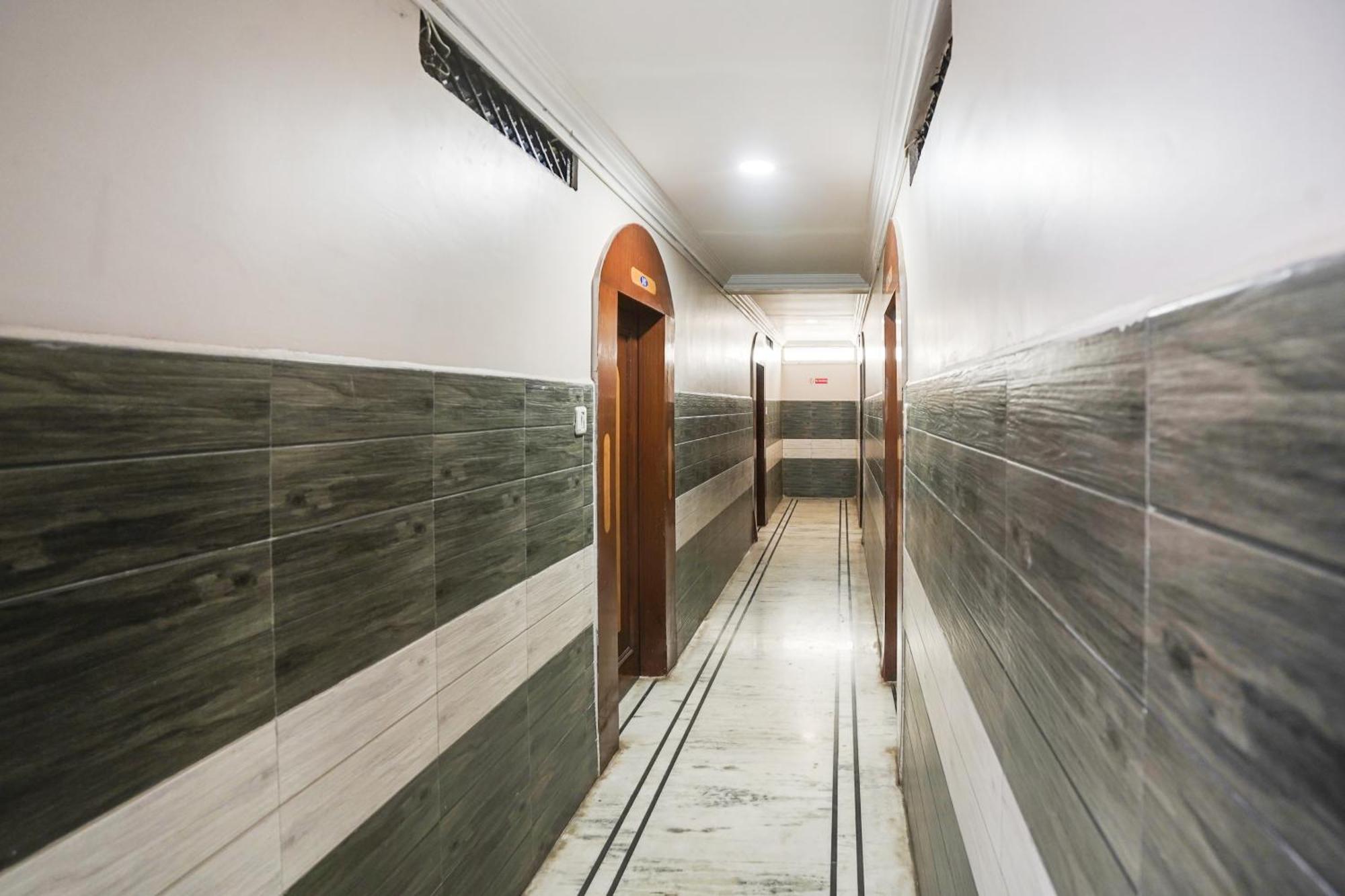 Super Hotel O Pithampur Formerly Ganga Residency Akolia Екстериор снимка