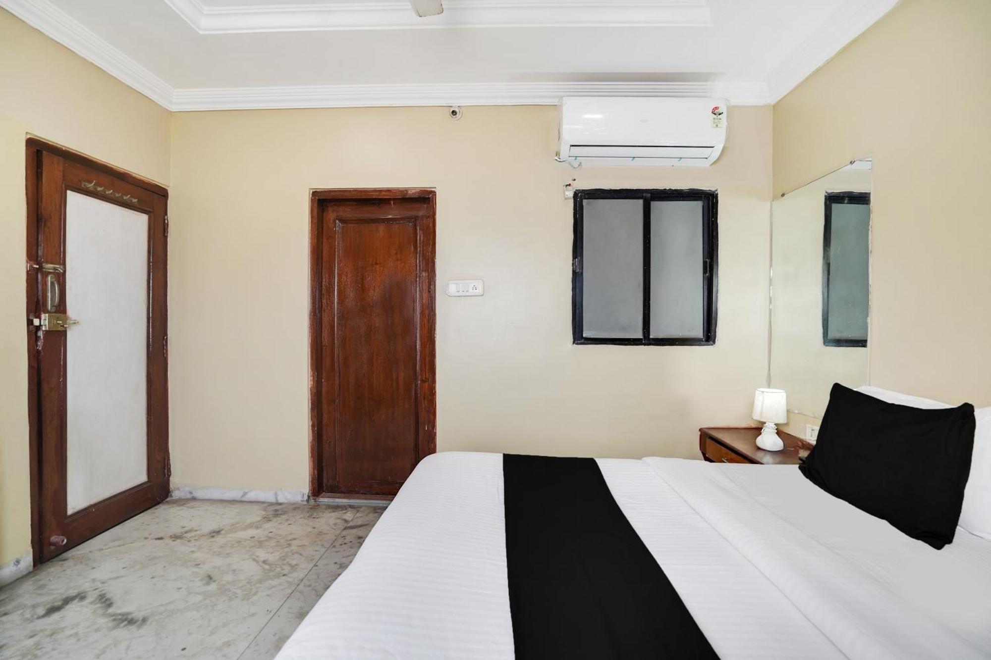 Super Hotel O Pithampur Formerly Ganga Residency Akolia Екстериор снимка