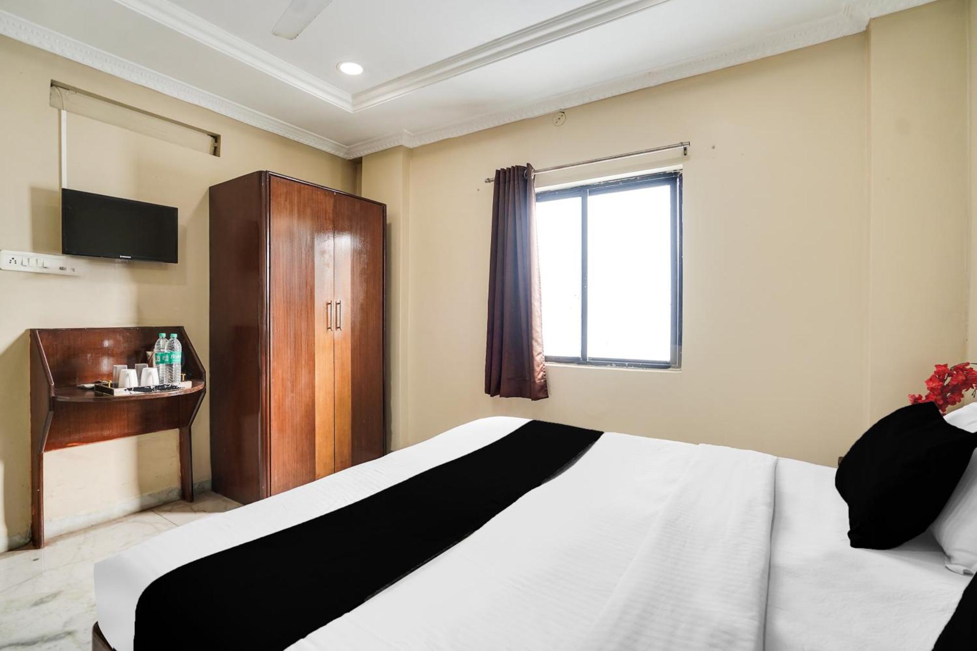 Super Hotel O Pithampur Formerly Ganga Residency Akolia Екстериор снимка