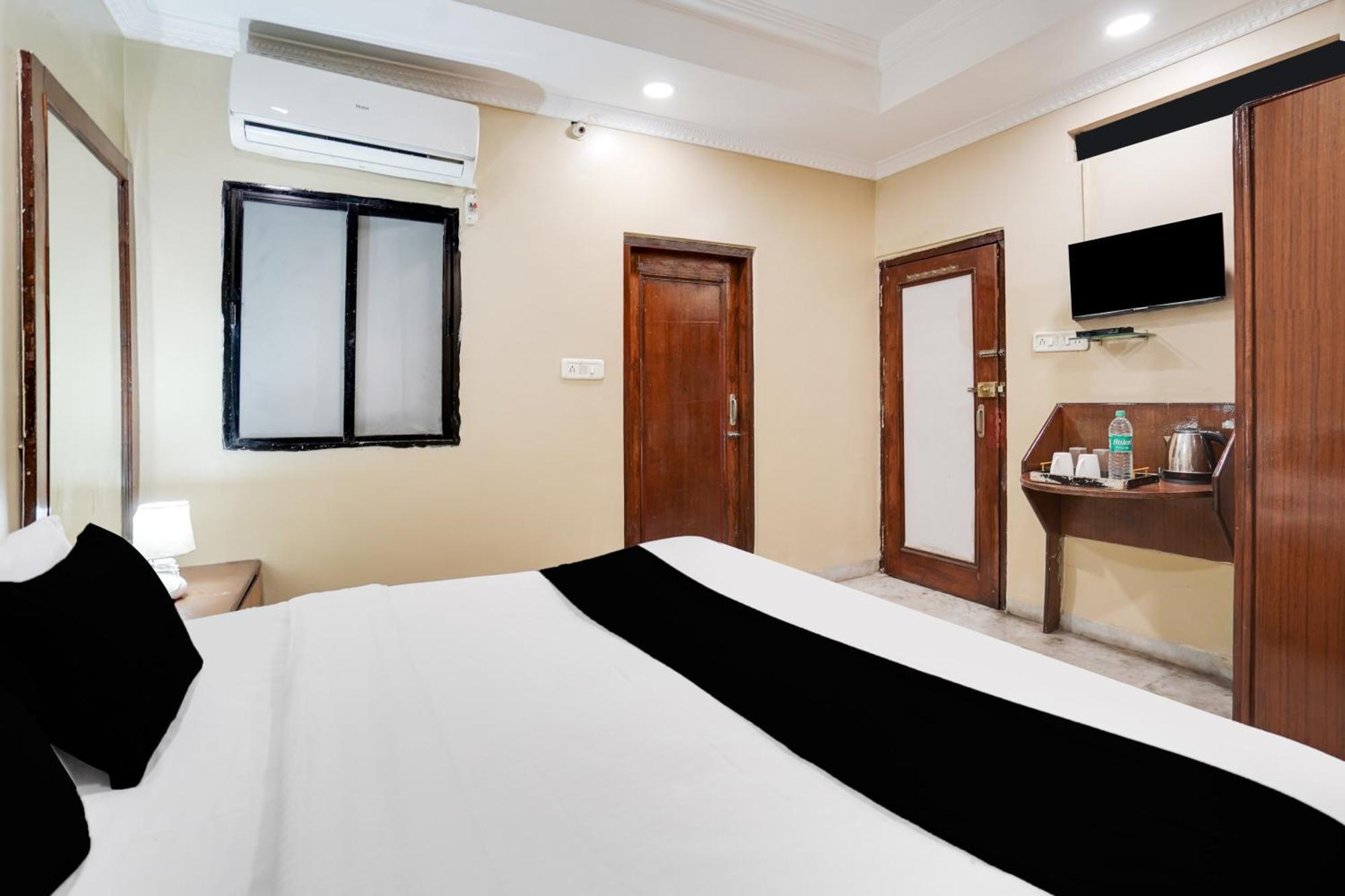 Super Hotel O Pithampur Formerly Ganga Residency Akolia Екстериор снимка